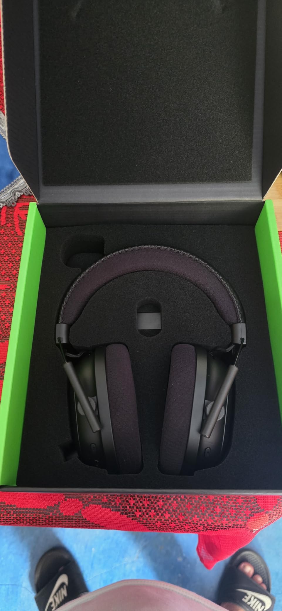 Razer BlackShark V2 Pro Wireless Gaming Headset: Super Wideband Mic - Pro Tuned FPS Profiles - 50mm Drivers - Plush Noise Isolating Earcups - 70 Hr Battery - Bluetooth - for PC, PS5, Switch 2 - Black Customer Review Razer BlackShark V2 Pro Wireless Gaming Headset: Super Wideband Mic - Pro Tuned FPS Profiles - 50mm Drivers - Plush Noise Isolating Earcups - 70 Hr Battery - Bluetooth - for PC, PS5, Switch 2 - Black - Customer Photo 1