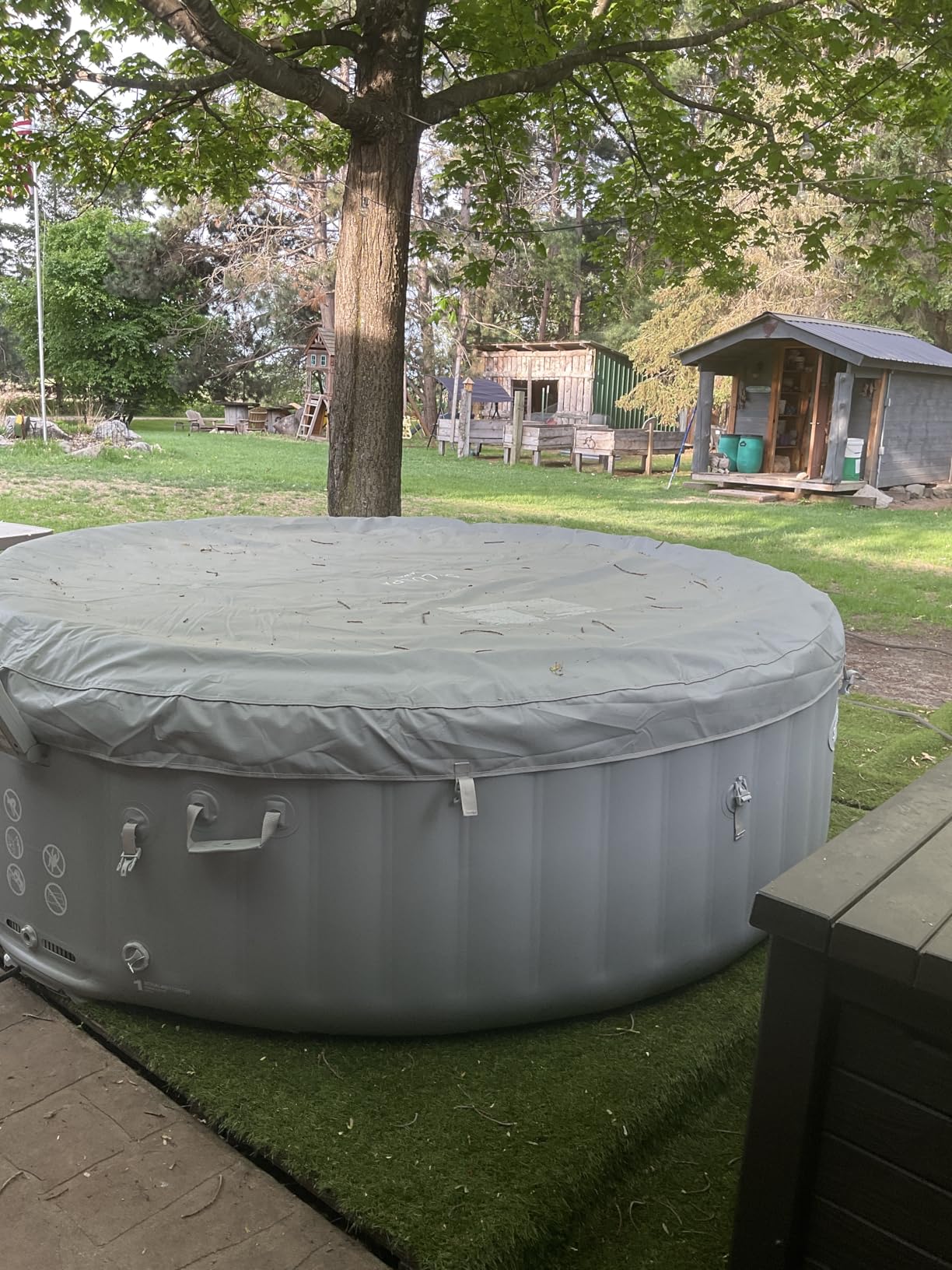 Bestway SaluSpa Hawaii Smart AirJet Inflatable Hot Tub Square Portable 4 to 6 Person Spa with 140 AirJets, App Control and EnergySense Cover, Blue Customer Review Bestway SaluSpa Hawaii Smart AirJet Inflatable Hot Tub Square Portable 4 to 6 Person Spa with 140 AirJets, App Control and EnergySense Cover, Blue - Customer Photo 1