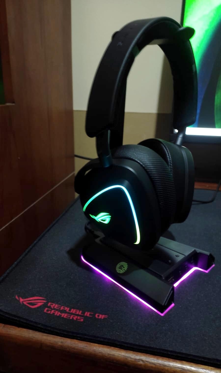 ASUS ROG Delta II Wireless Gaming Headset with Detachable Mic – Tri-Mode (BT, 2.4GHz, 3.5mm), 50mm Titanium-Plated Drivers, 110Hr Battery, Lightweight, for PC, PS5, PS4, Xbox, Switch, Mobile - Black Customer Review ASUS ROG Delta II Wireless Gaming Headset with Detachable Mic – Tri-Mode (BT, 2.4GHz, 3.5mm), 50mm Titanium-Plated Drivers, 110Hr Battery, Lightweight, for PC, PS5, PS4, Xbox, Switch, Mobile - Black - Customer Photo 1