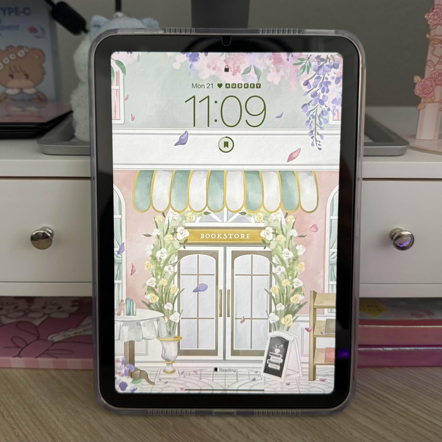 Apple iPad mini (A17 Pro): Apple Intelligence, 8.3-inch Liquid Retina Display, 256GB, Wi-Fi 6E, 12MP Front/12MP Back Camera, Touch ID, All-Day Battery Life — Space Gray Customer Review Apple iPad mini (A17 Pro): Apple Intelligence, 8.3-inch Liquid Retina Display, 256GB, Wi-Fi 6E, 12MP Front/12MP Back Camera, Touch ID, All-Day Battery Life — Space Gray - Customer Photo 1