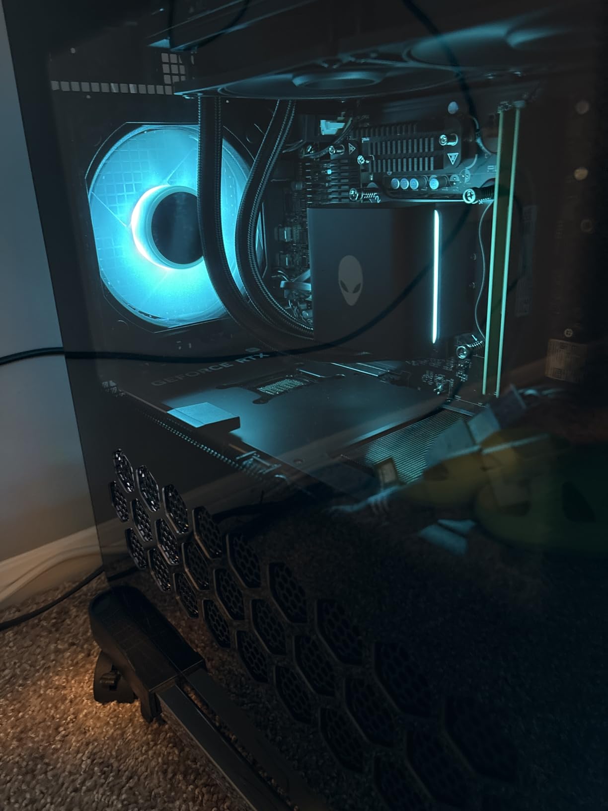 Alienware Aurora Gaming Desktop ACT1250 - Intel Core Ultra 7 265F, 32GB DDR5 RAM, 1TB SSD, NVIDIA GeForce RTX 5070, 1000W Platinum Rated PSU, Windows 11 Home, Clear Panel - Black Customer Review Alienware Aurora Gaming Desktop ACT1250 - Intel Core Ultra 7 265F, 32GB DDR5 RAM, 1TB SSD, NVIDIA GeForce RTX 5070, 1000W Platinum Rated PSU, Windows 11 Home, Clear Panel - Black - Customer Photo 3