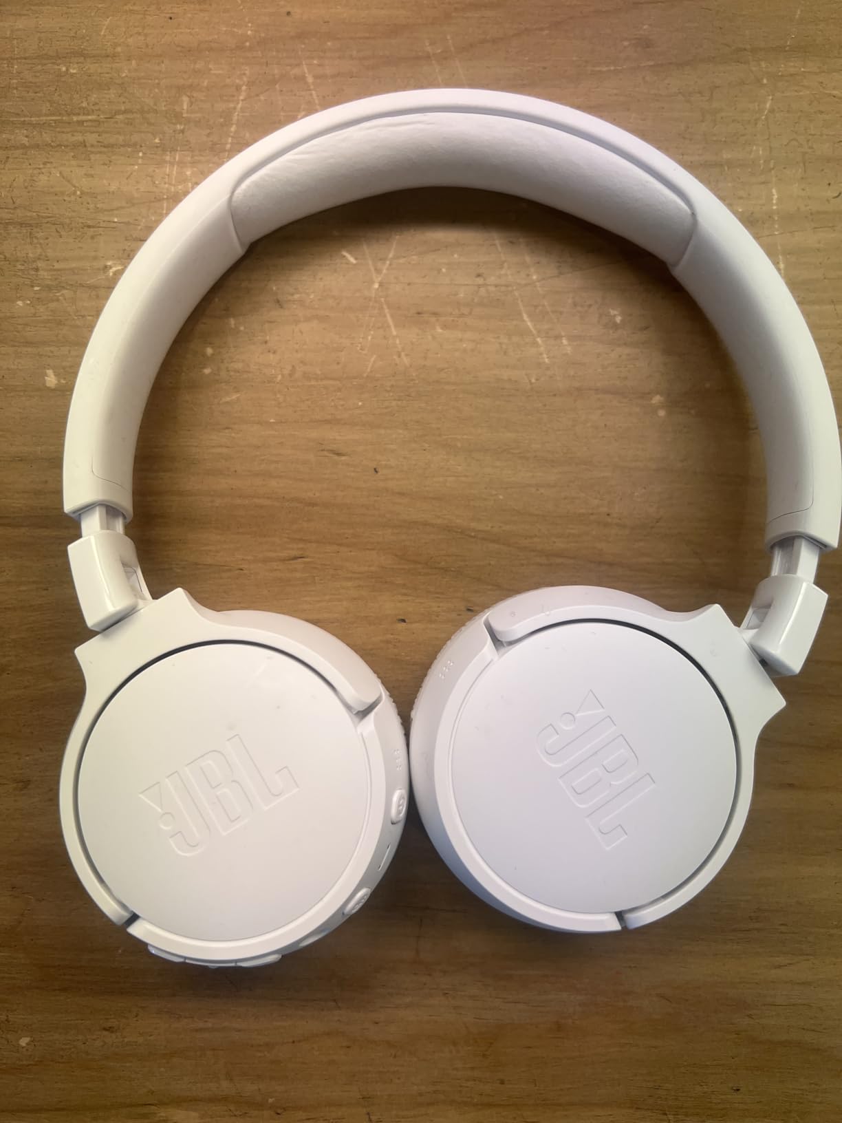 JBL Tune 670NC - Adaptive Noise Cancelling with Smart Ambient Wireless On-Ear Headphones, Up to 70H Battery Life with Speed Charge, Lightweight, Comfortable and Foldable Design (Black) customer photo 2