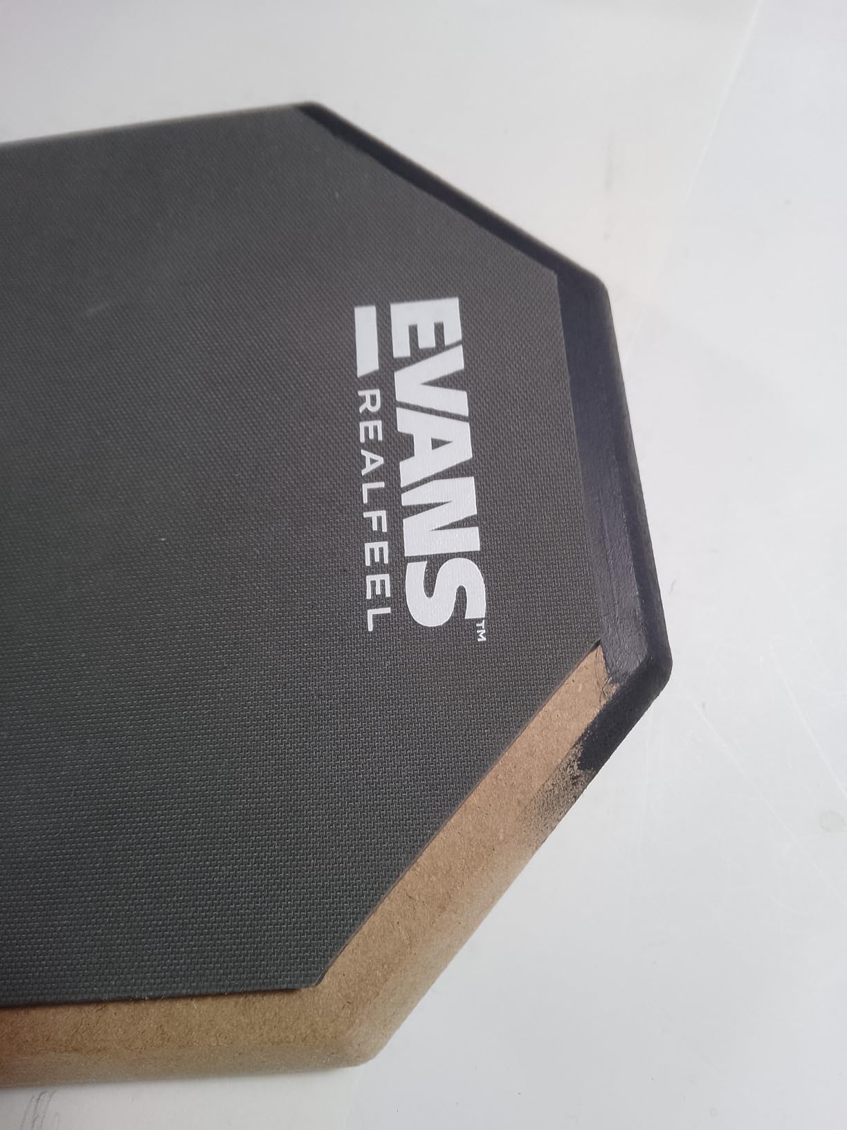 Evans RealFeel - Drum Practice Pad - Gum Rubber, Single Sided, Stand Mountable, 6 Inch customer photo 1