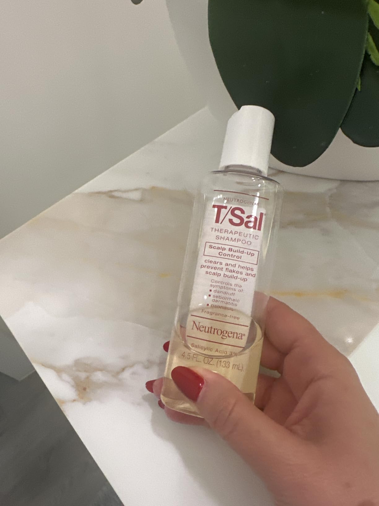 Neutrogena T/Sal Therapeutic Dandruff Shampoo, Scalp Build-Up Control, 3% Salicylic Acid, Psoriasis Treatment, Seborrheic Dermatitis Shampoo, Clears Flakes, Fragrance Free, 4.5 fl oz customer photo 1