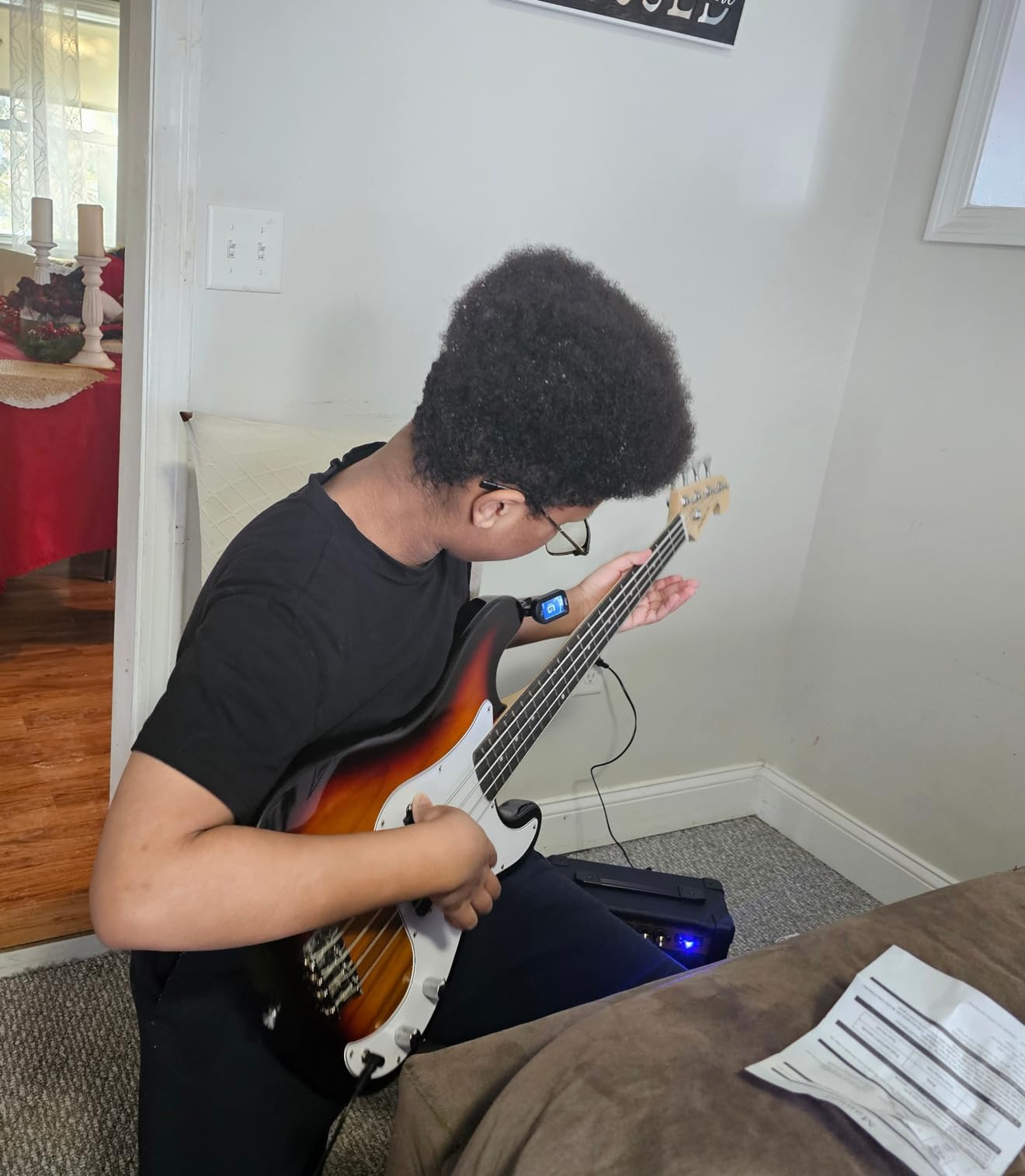 Stedman Beginner Series Bass Guitar Bundle with 15-Watt Amp, Gig Bag, Instrument Cable, Strap, Strings, Picks, and Polishing Cloth - Black customer photo 1