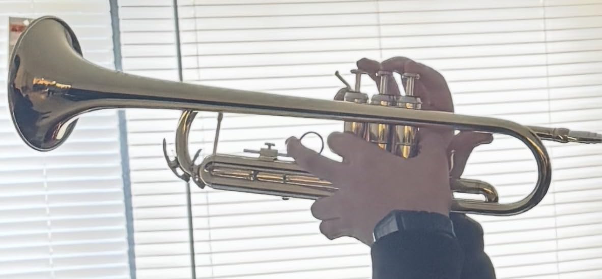 Eastar Bb Standard Trumpet Set for Beginner, Brass Student Trumpet Instrument with Hard Case, Cleaning Kit, 7C Mouthpiece and Gloves, ETR-380, Golden customer photo 1