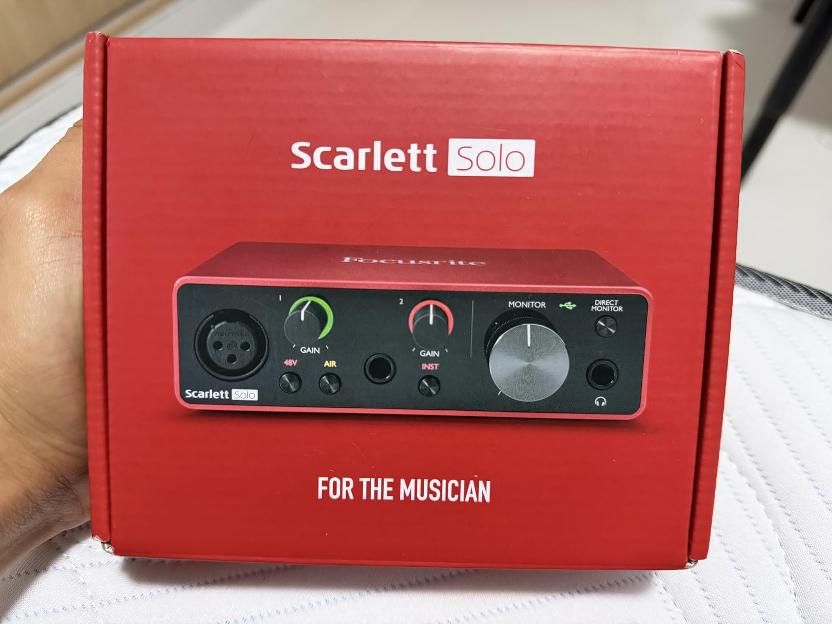 Focusrite Scarlett Solo 3rd Gen USB Audio Interface for Guitarists, Vocalists, Podcasters or Producers to record and playback studio quality sound customer photo 2