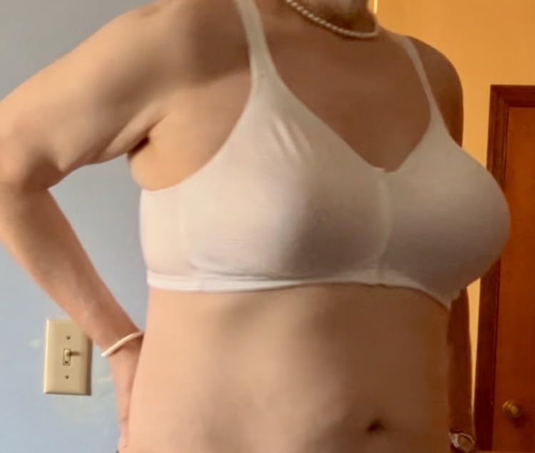 Playtex Women's Wireless Bra, 18 Hour Plus-Size Bras Available, Front Close, Extra Back Support customer photo 1