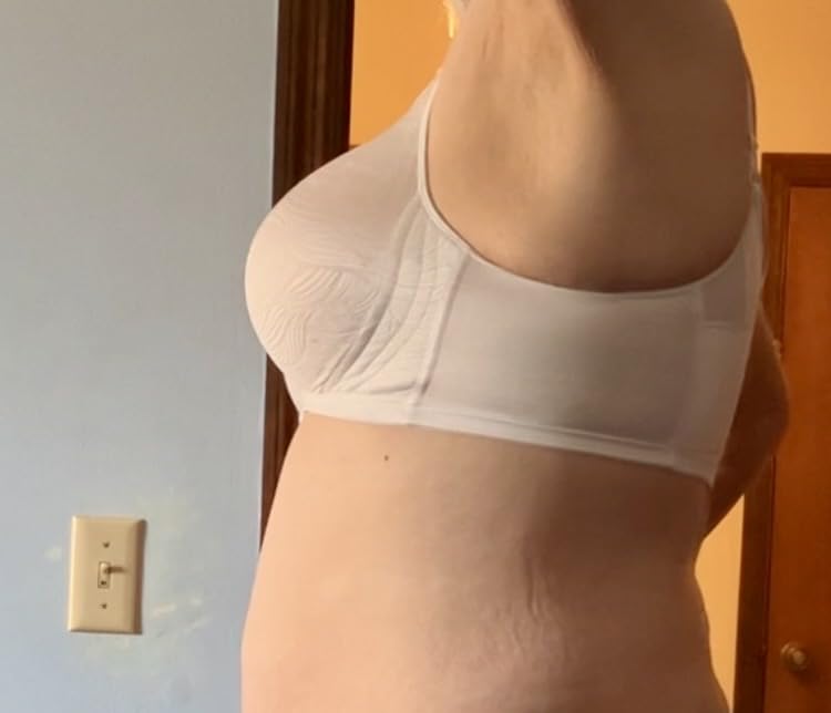 Playtex Women's Wireless Bra, 18 Hour Plus-Size Bras Available, Front Close, Extra Back Support customer photo 2