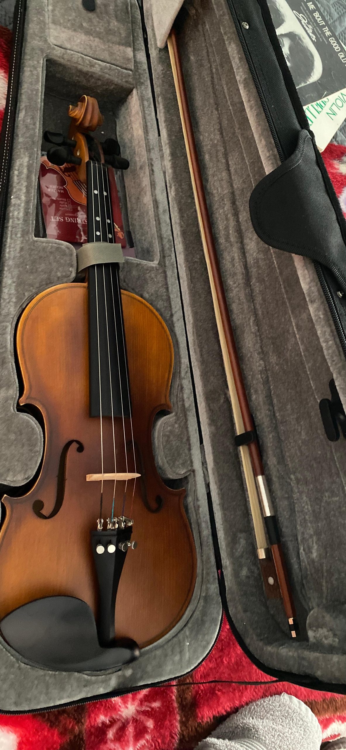 Eastar 1/2 Violin Set for Beginners, Half Size Fiddle with Hard Case, Rosin, Shoulder Rest, Bow, and Extra Strings (Imprinted Finger Guide on Fingerboard), EVA-2 customer photo 2