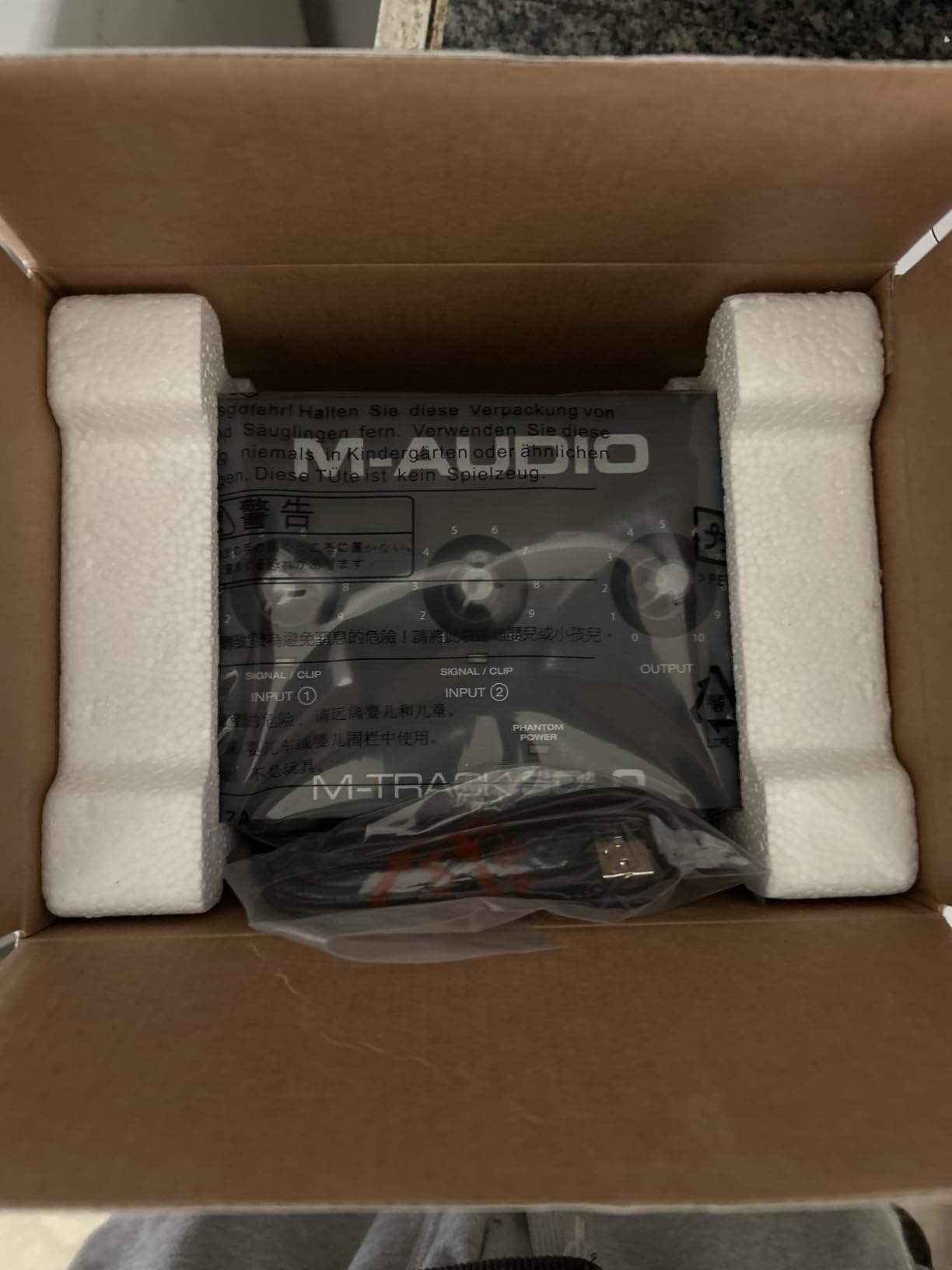 M-Audio M-Track Solo USB Audio Interface for Recording, Streaming and Podcasting with XLR, Line and DI Inputs, Plus a Software Suite Included customer photo 1