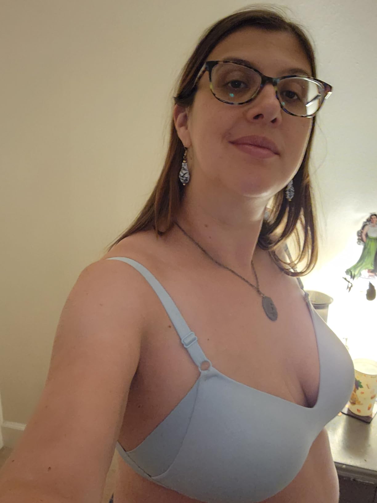 Womens No Side Effects Underarm and Back-Smoothing Comfort Wireless Lift T-Shirt Bra Rn2231a customer photo 1