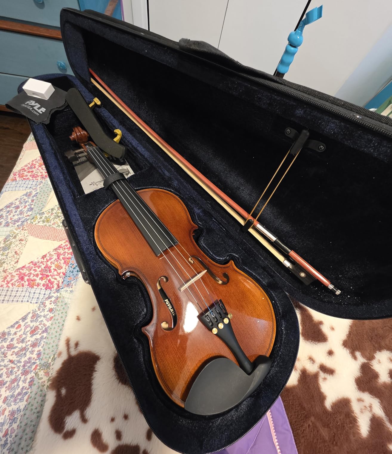 Pyle 1/4 Size Beginner Violin Starter Kit, Violin Starter Package with Travel Case & Bow, Extra Strings, Digital Tuner, Shoulder Rest & Cleaning Cloth for Students, Kids, Adults customer photo 2