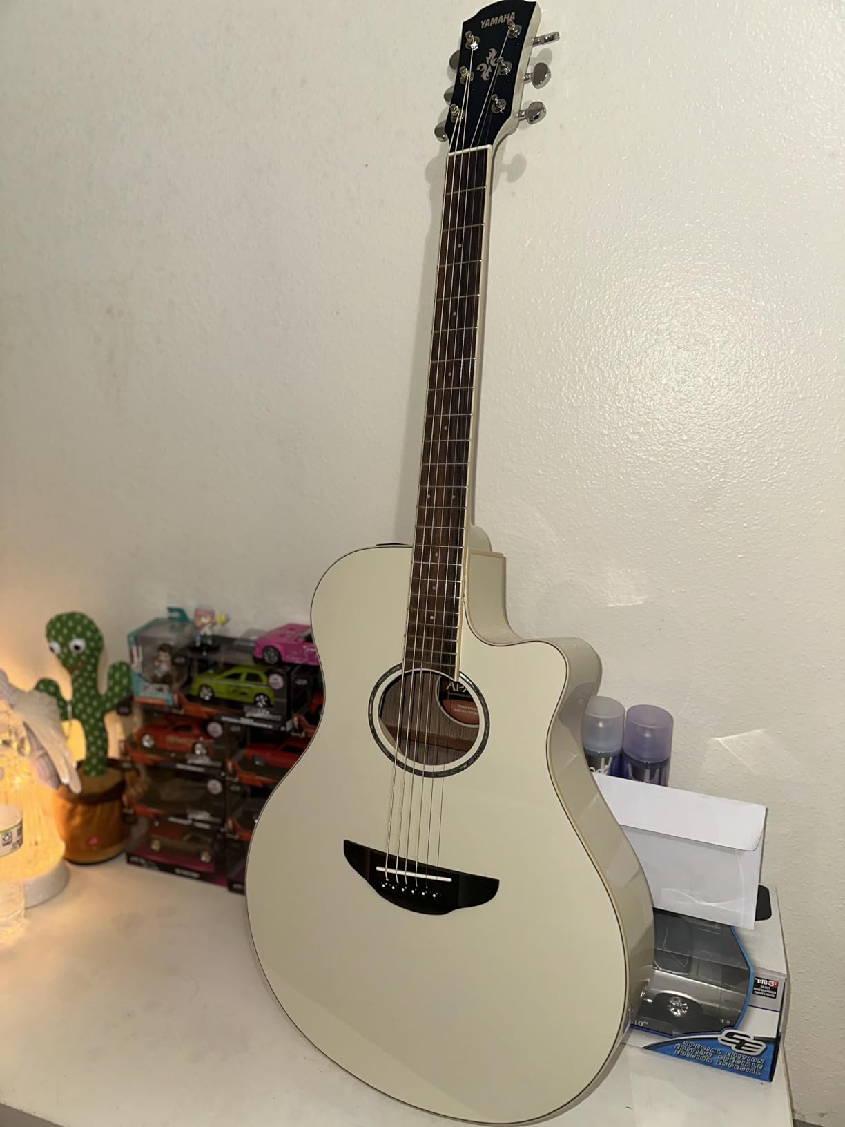 Yamaha APX600M Thin Body Acoustic-Electric Guitar, Matte Finish customer photo 1