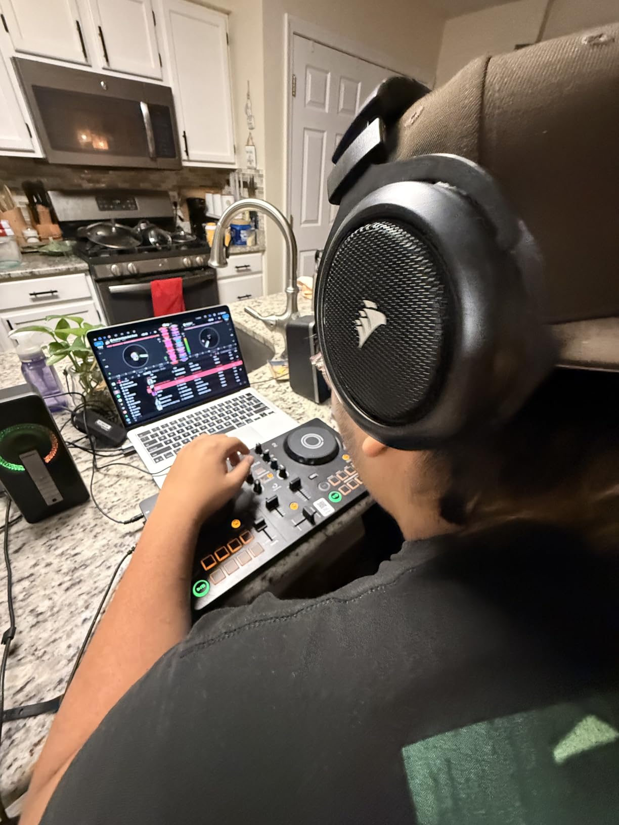 AlphaTheta DDJ‑FLX2 Compact 2‑Channel DJ Controller - Streaming‑Ready, Smart Fader & Smart CFX - Works with rekordbox, djay & Serato DJ Lite - Phone, Tablet & PC/Mac customer photo 1