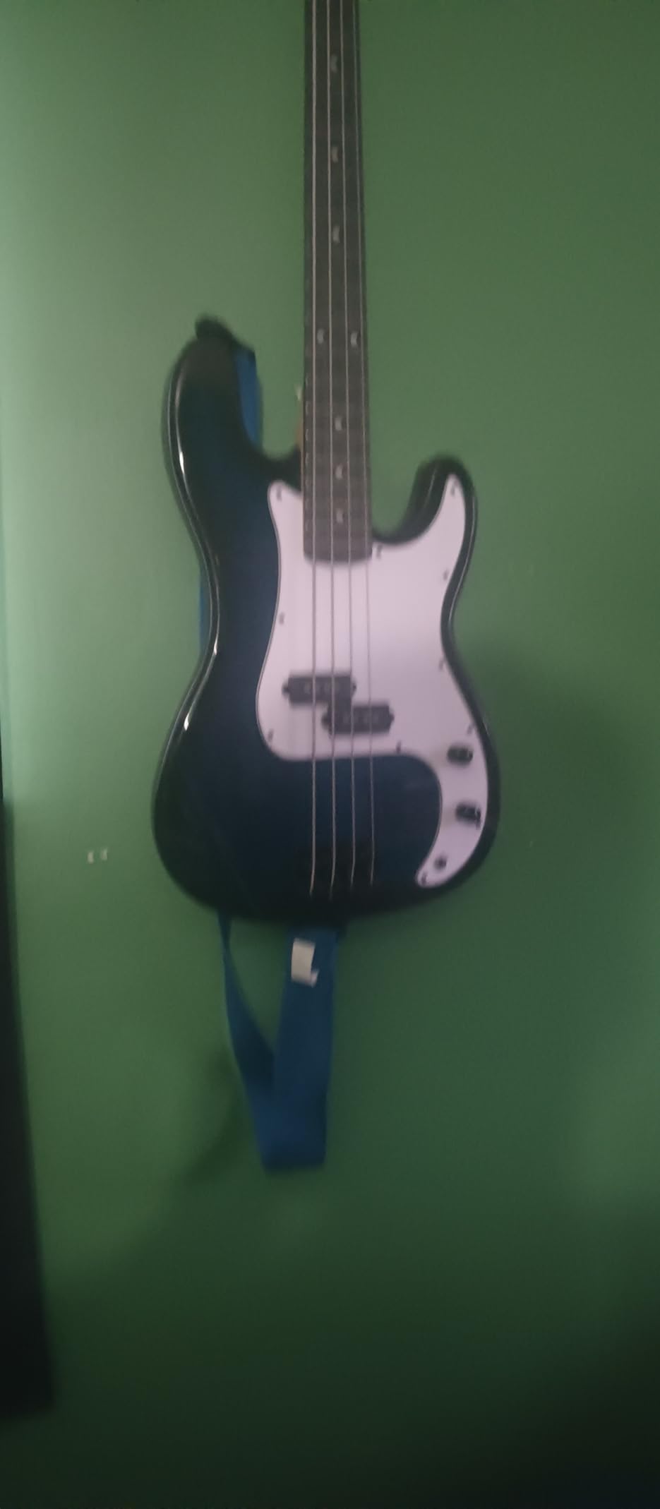 Best Choice Products Full Size Beginner 4-String Electric Bass Guitar, Wooden PB-Style Bass Starter Set w/Padded Carrying Case - Hollywood Blue/Mint customer photo 1