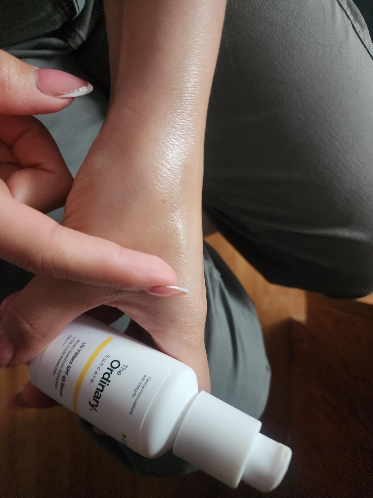 The Ordinary UV Filters SPF 45 Serum Sunscreen for Face, Lightweight Hydrating Broad-Spectrum Sunscreen, UVA/UVB Protection, Non-Comedogenic, No White Cast, 2 Fl Oz customer photo 2