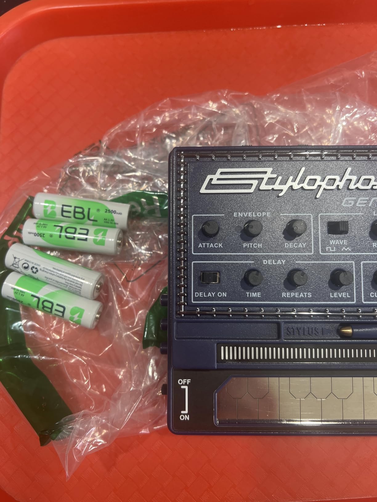 Stylophone GENX-2 Portable Analogue Synthesizer with Built-in Speaker, LFO, Filter, Analogue Delay and CV/Gate Output | Synthesizer Keyboard | Synth Musical Instrument customer photo 2