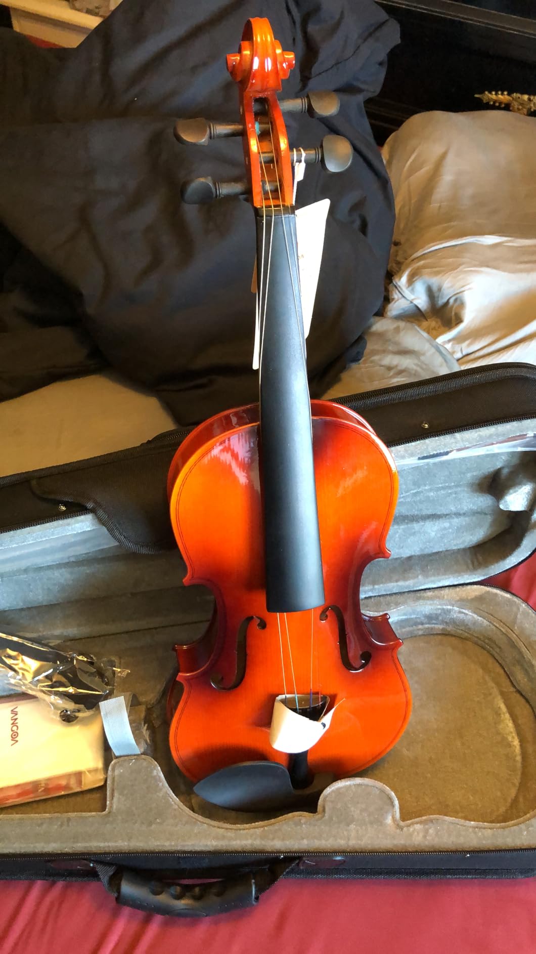 Vangoa 1/4 Kids Violin Set for Beginner Children Student Quarter Size Acoustic Violin Starter Kit with Case, Rosin, Bow, Strings, Mute, Fingerboard Stickers, Natural customer photo 2