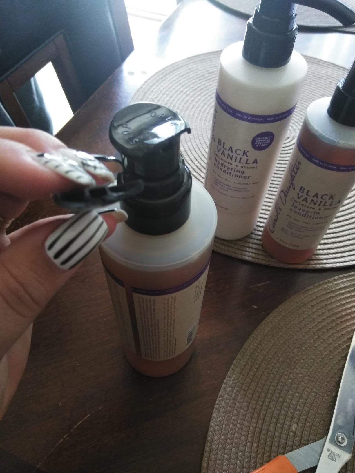 Carol's Daughter Black Vanilla Moisture Sulfate Free Shampoo for Curly, Wavy or Natural Hair, 12 Fl Oz customer photo 2