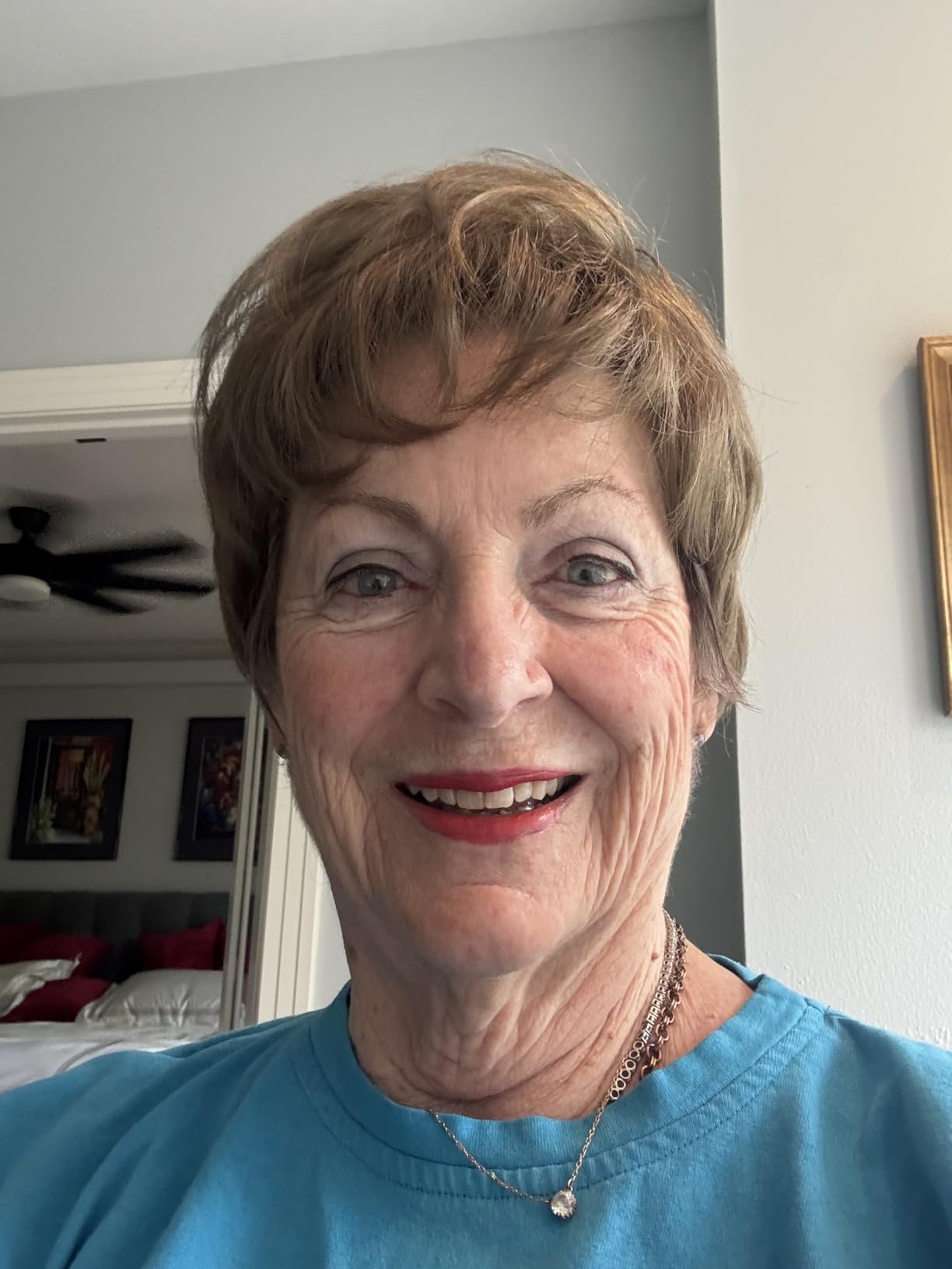Paula Young Sensational Short Wig - Voluminous Classic Cut with Textured Layers customer photo 2