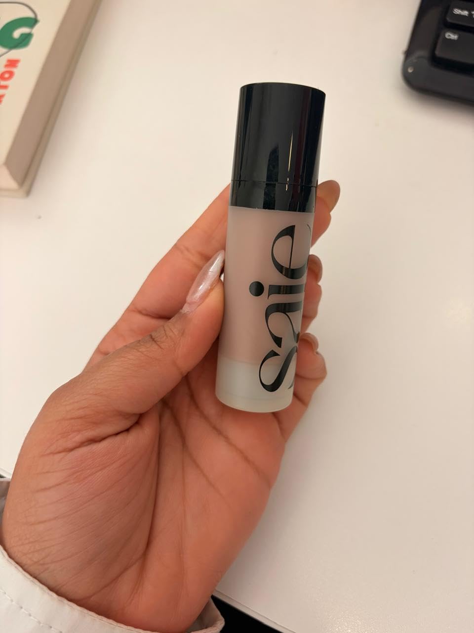 Saie Glowy Super Gel - Hydrating Makeup Primer and Illuminating Glow Serum with Vitamin C and Squalane Oil - Sunglow (1 oz) customer photo 2