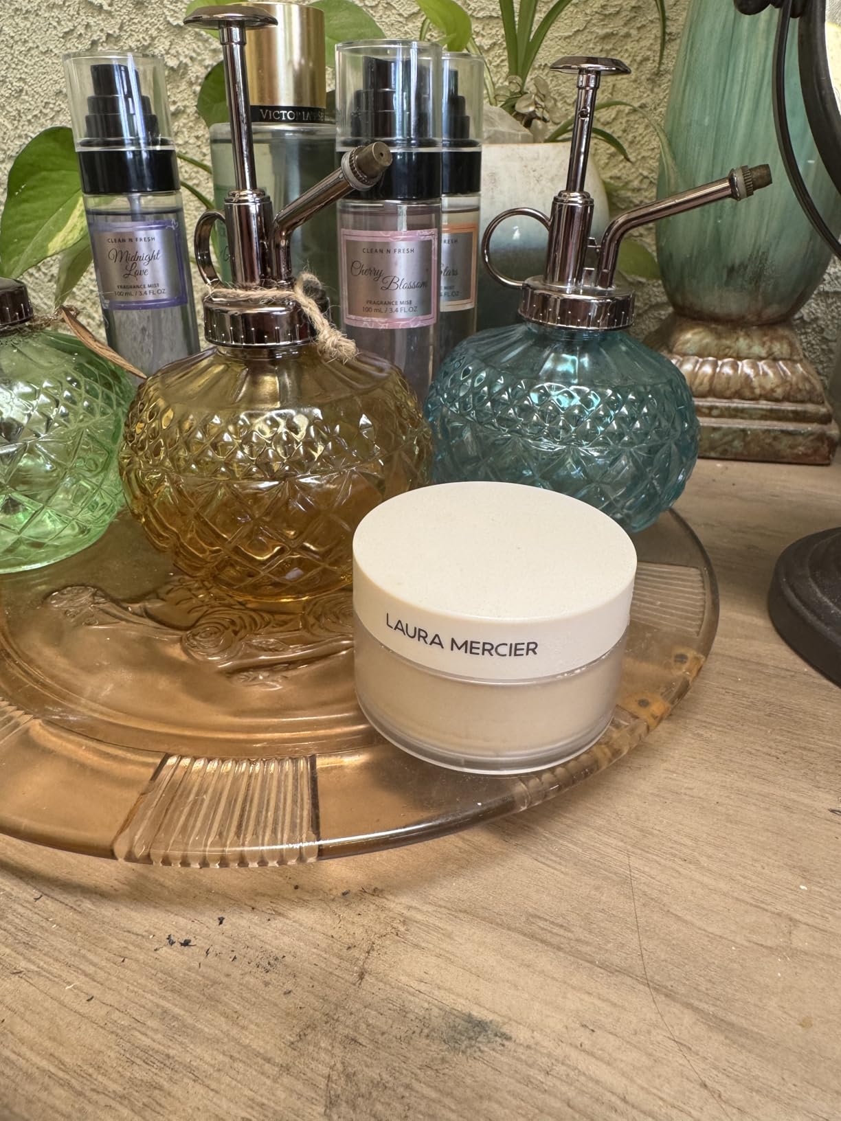 Laura Mercier Translucent Loose Talc-Free Setting Powder Ultra-Blur customer photo 2