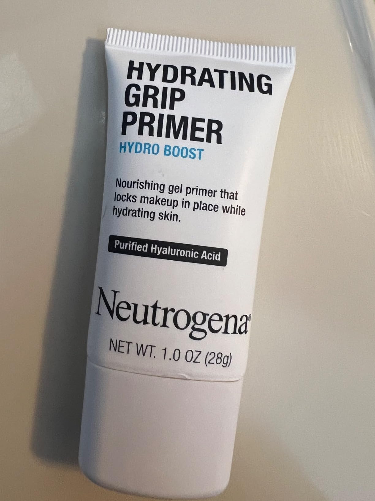 Neutrogena Hydro Boost Hydrating Grip Primer with Purified Hyaluronic Acid, Invisible Gel Face Primer Locks Makeup in Place, Extends Wear and Hydrates Dull Skin, Dewy Finish, 1.0 oz customer photo 2