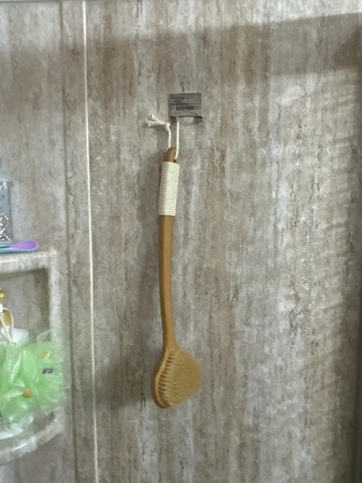 eaxun Bamboo Back Scrubber with Curved Long Handle, 17.3 Inches Exfoliating Shower Brush with Stiff Bristles for Men and Women customer photo 1