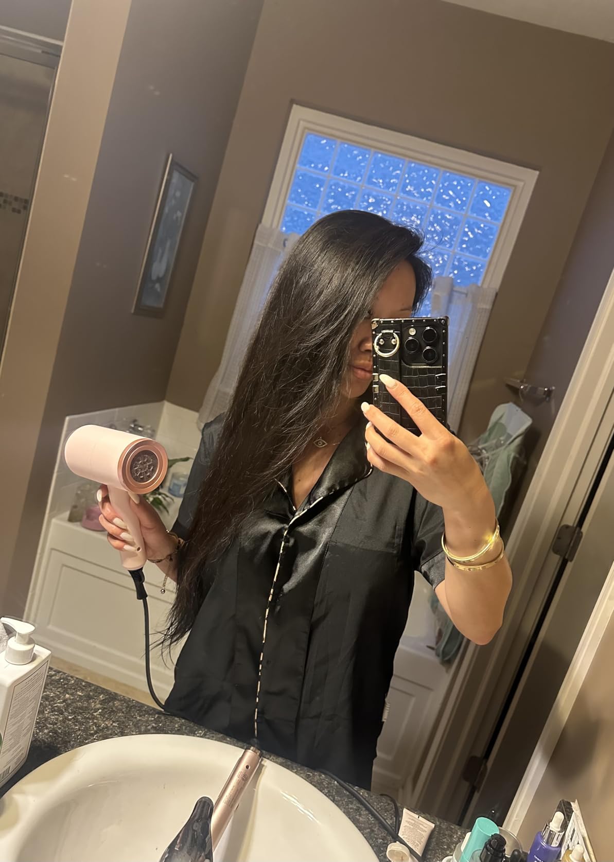 slopehill Professional Ionic Hair Dryer, Powerful 1800W Fast Drying Low Noise Blow Dryer with 2 Concentrator Nozzle 1 Diffuser Attachments for Home Salon Travel (Black) customer photo 2