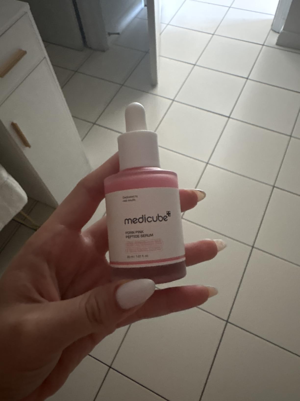 medicube PDRN Pink Peptide Serum with Salmon DNA | Pink Glow Serum with Peptides & Niacinamide for Hydration & Firm-Looking Skin | Uneven Tone Care | Korean Skincare, 1.01 fl. Oz customer photo 2