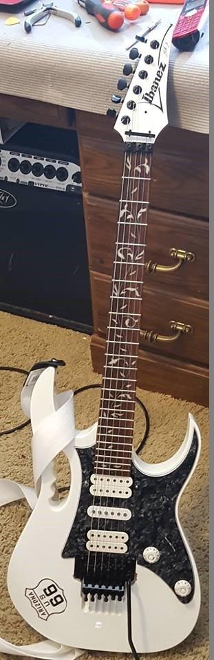 Floyd Rose Special Series Tremolo Bridge with R2BN Nut, Black Nickel customer photo 1