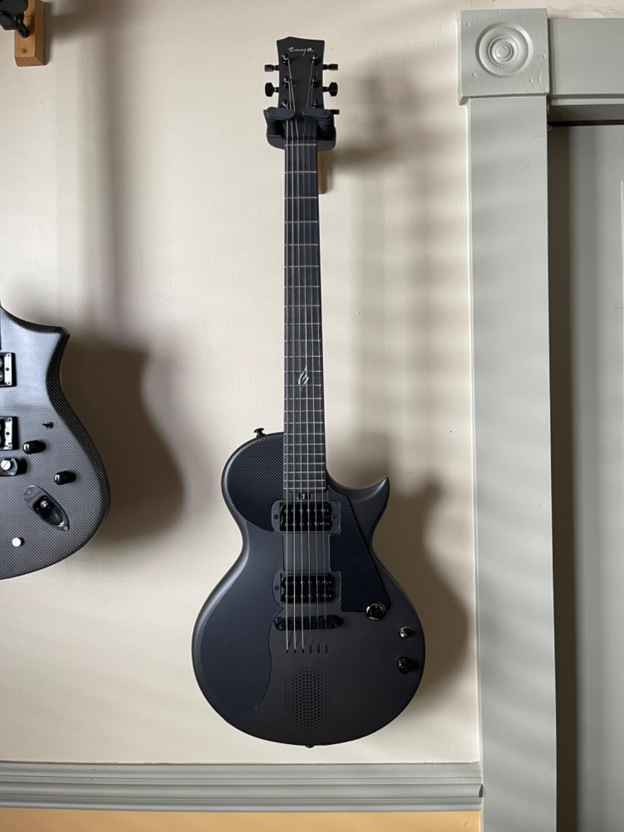 Enya Nova Go Sonic 39-Inch Carbon Fiber Smart Electric Guitar customer photo 1