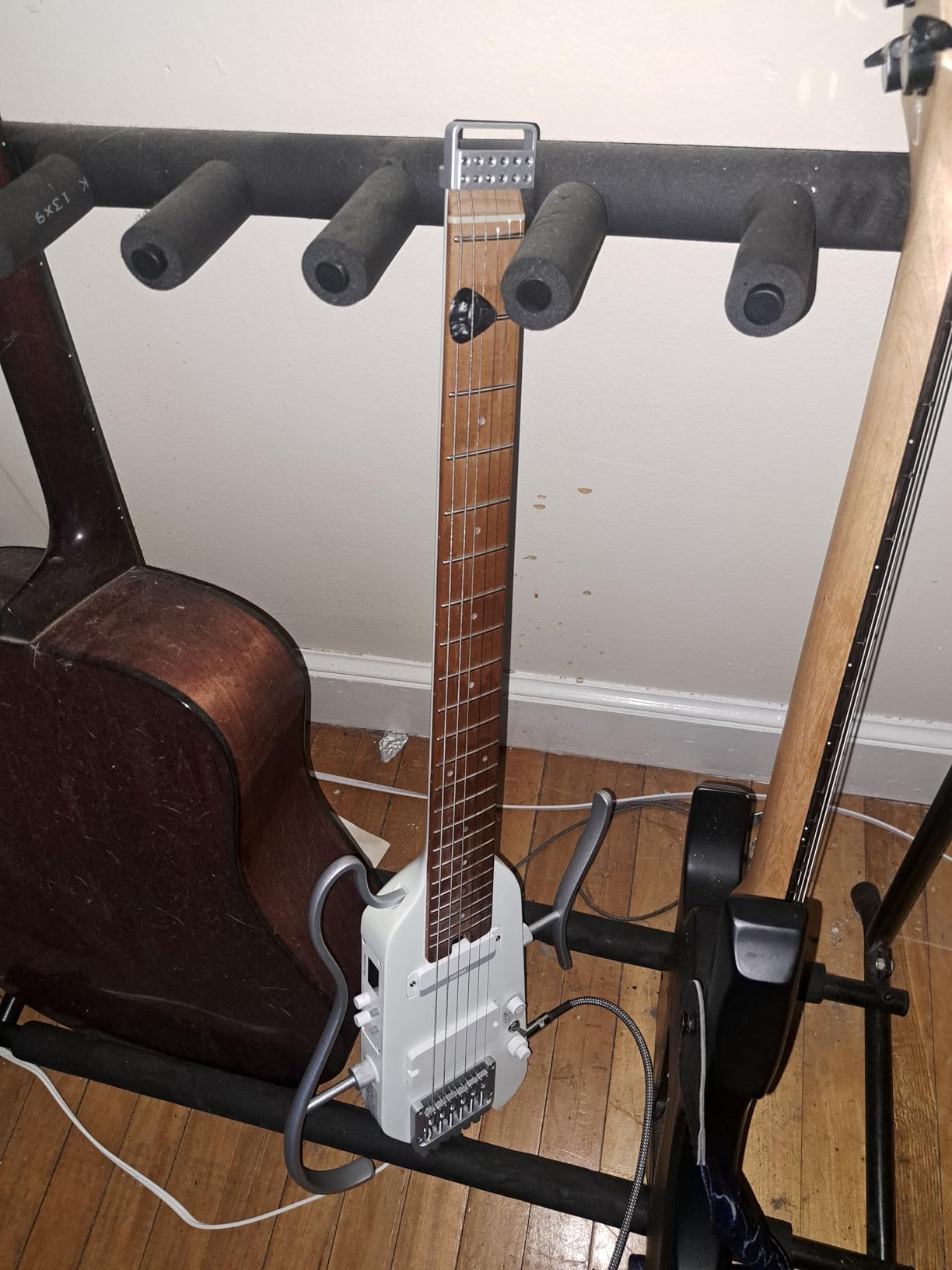 Donner HUSH X PRO Electric Guitar Kit - Smart Travel Guitar with Dozens of Preset Combinations, 7 Tone Sim Options, Metallic White customer photo 2