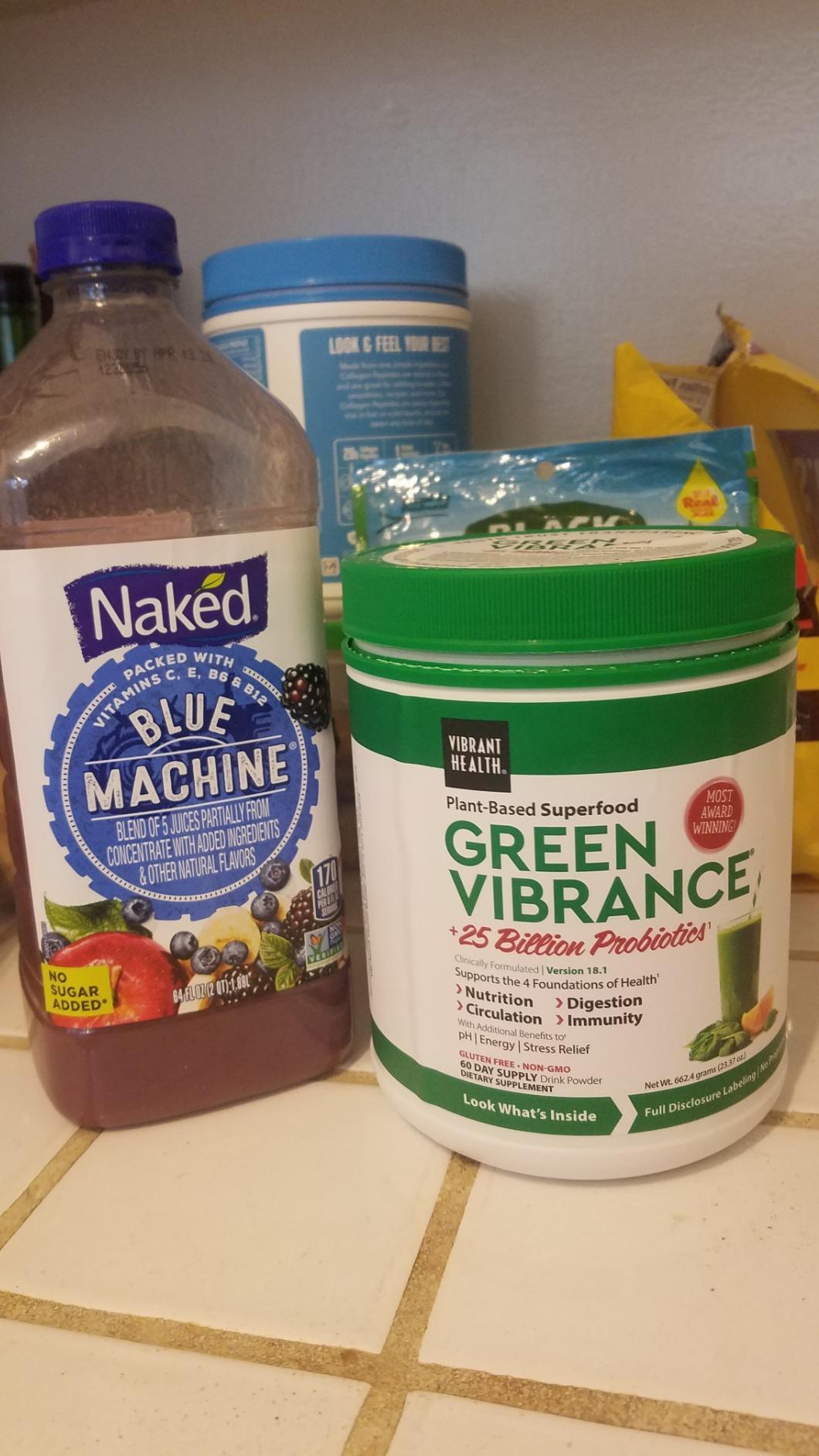 Vibrant Health, Green Vibrance, Includes 65 Plant-Based Superfoods, 25 Billion Probiotics, Fiber, Adaptogens & Enzymes, 30 Servings customer photo 1