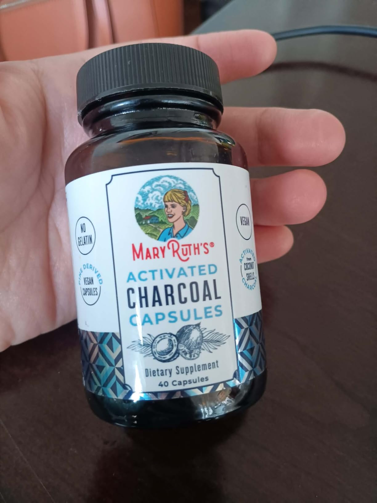 MARYRUTH'S Activated Charcoal Capsules, 950 mg, Non-GMO, Vegan, 40 Count | Derived from Coconut Shells, Gluten Free customer photo 1