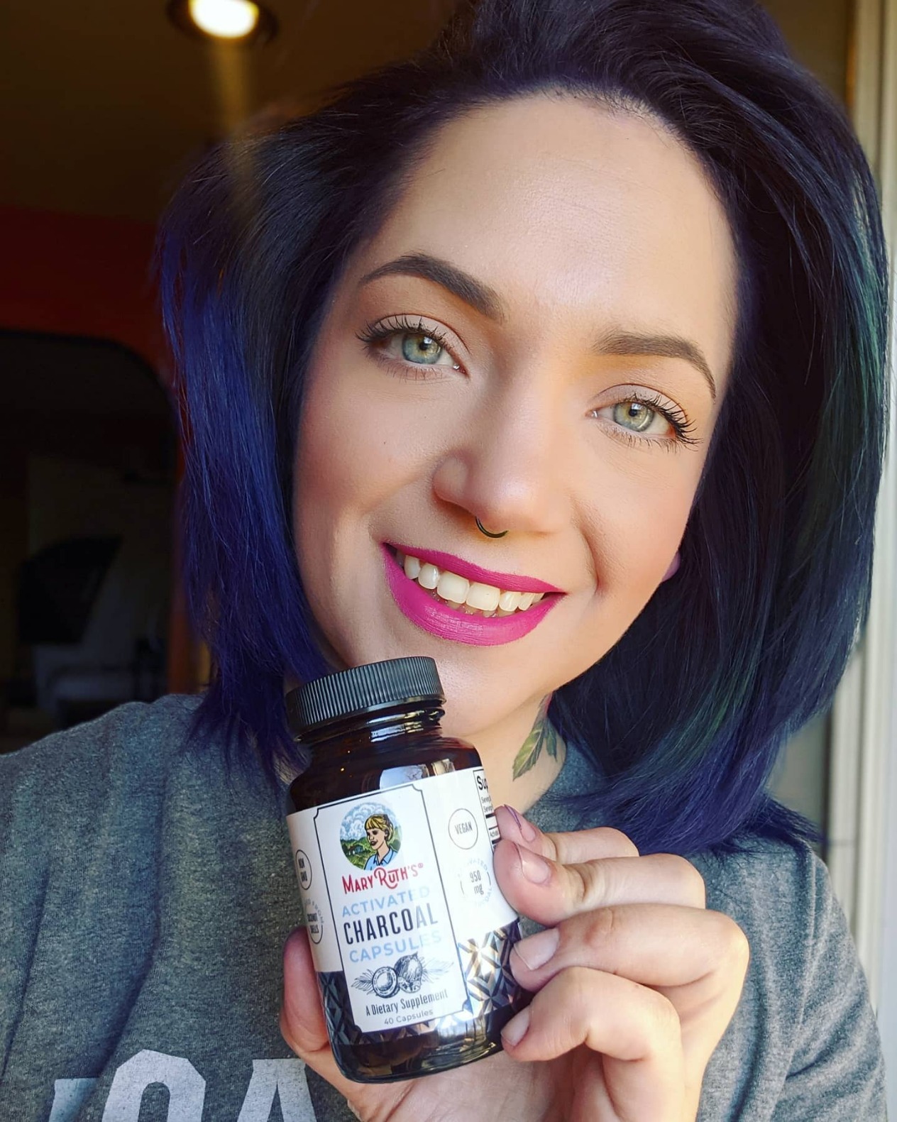 MARYRUTH'S Activated Charcoal Capsules, 950 mg, Non-GMO, Vegan, 40 Count | Derived from Coconut Shells, Gluten Free customer photo 2