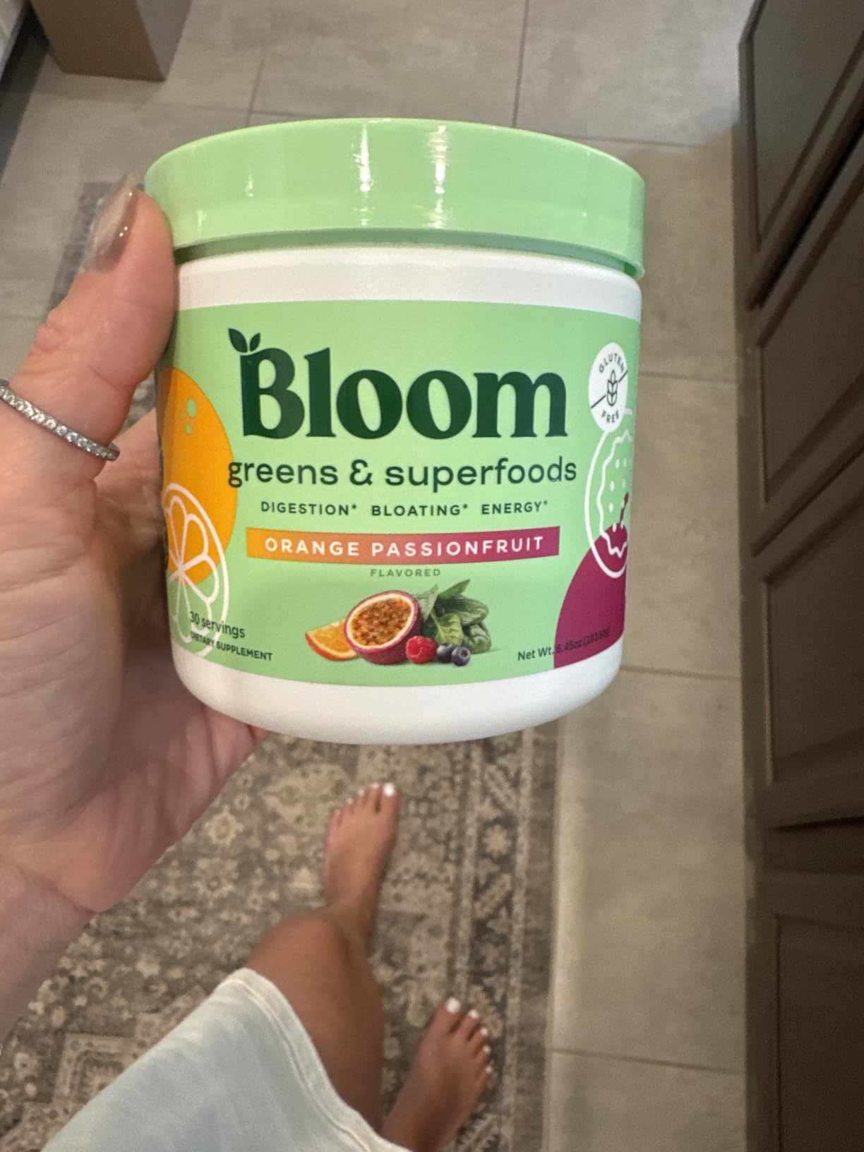 Bloom Nutrition Superfood Greens Powder, Orange Passionfruit, 30 Servings | Digestive Enzymes with Probiotics and Prebiotics, Gut Health, Bloating Relief for Women, Chlorella, Green Juice Mix customer photo 1
