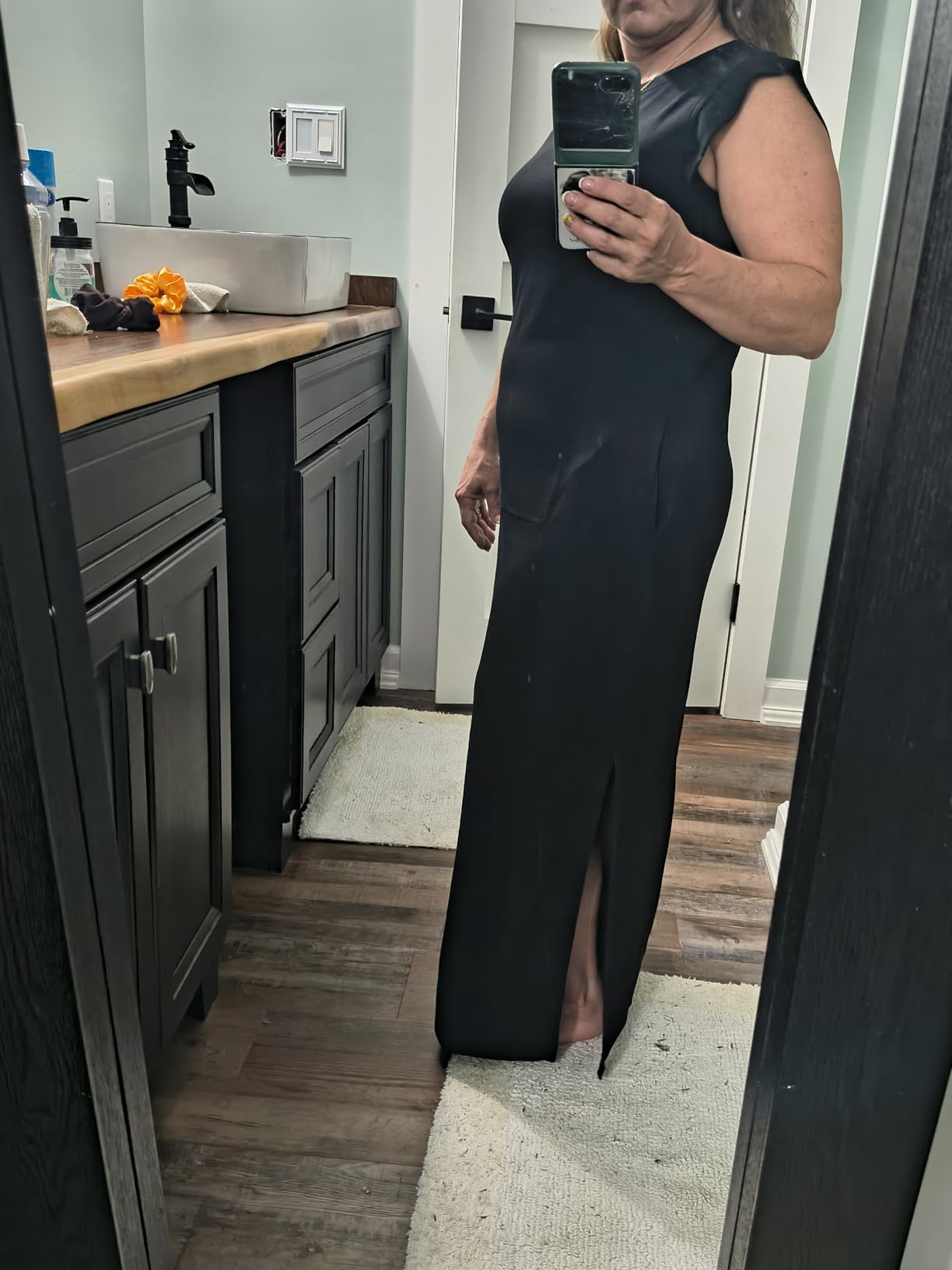 GRECERELLE Women Year-Round Casual Round Neck Loose Split Wrinkle-Free Long Maxi Vacation Dress with Pockets customer photo 2