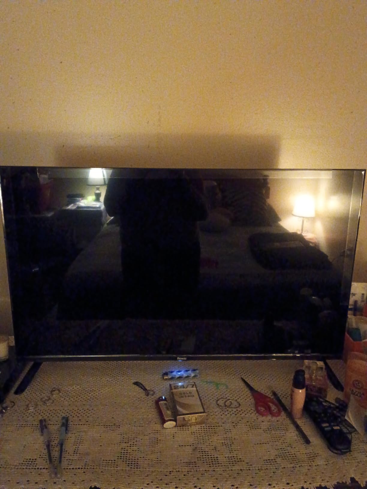 Roku 40-Inch Select Series Smart TV 2026-1080p Full HD RokuTV customer photo 1
