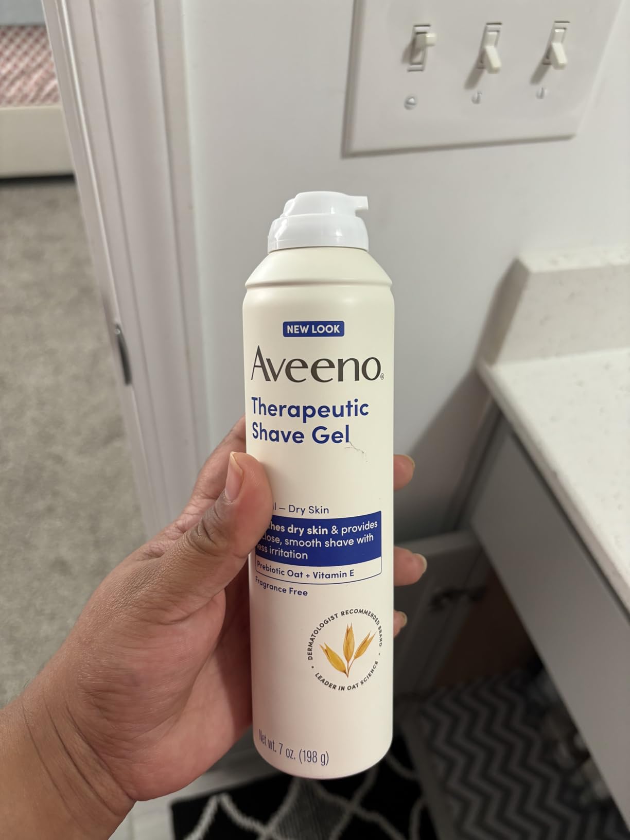 Aveeno Therapeutic Shave Gel for Women & Men, Sensitive Skin Shaving Cream with Prebiotic Oat & Vitamin E, Helps Prevent Razor Bumps & Skin Irritation, Soothes Dry Skin, Fragrance-Free, 7 Oz customer photo 2