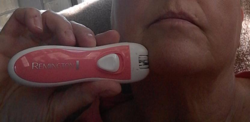 Remington Smooth and Silky Facial Epilator, Gentle on Delicate Areas, EP1050FCDN customer photo 1