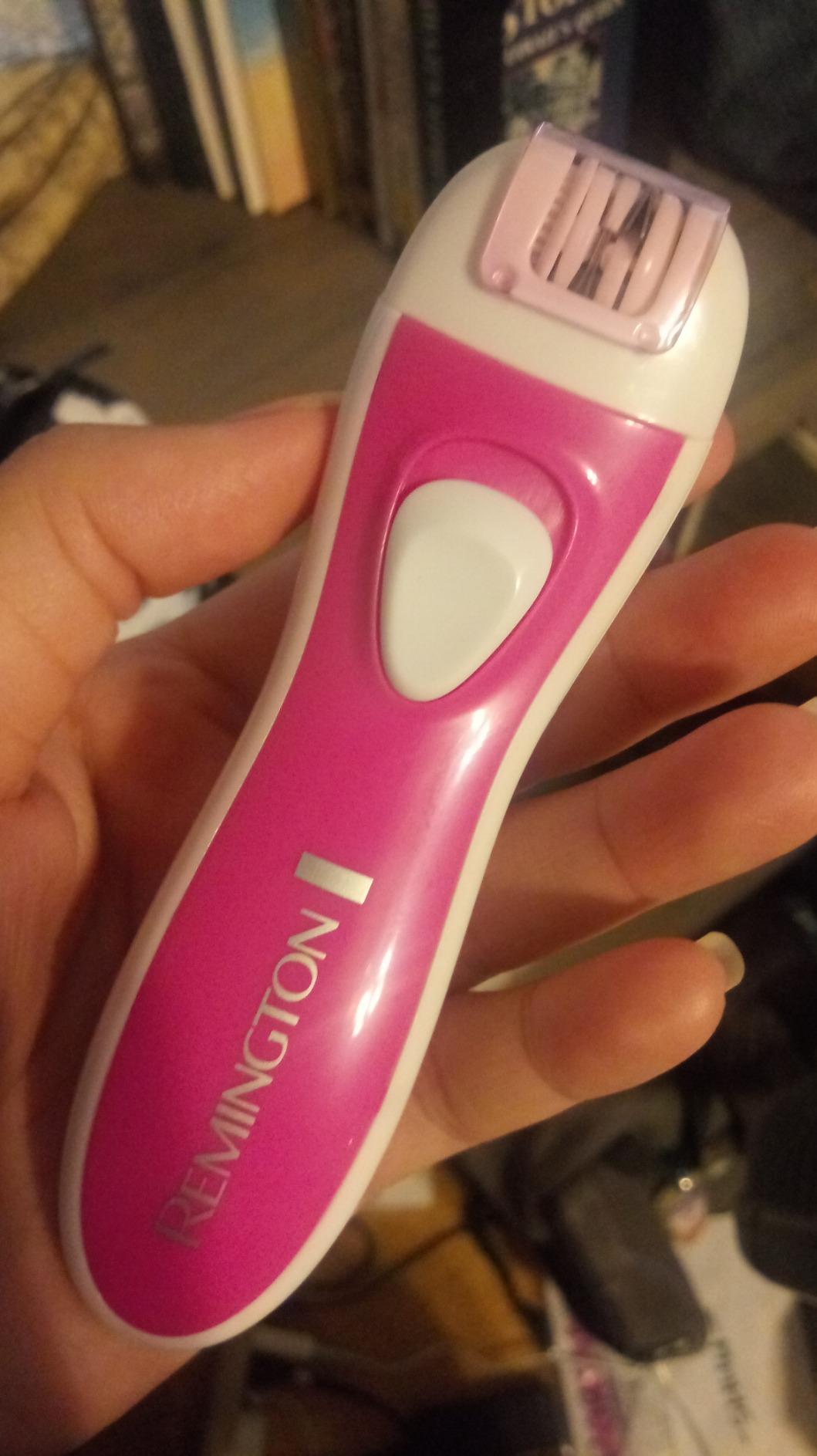 Remington Smooth and Silky Facial Epilator, Gentle on Delicate Areas, EP1050FCDN customer photo 2