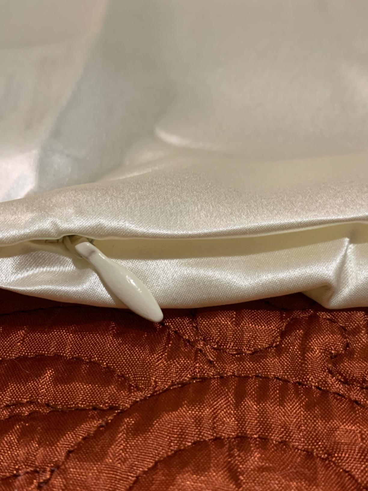 Tafts Pillow Cases - 22mm 100% Pure Mulberry 6A Silk Pillowcase with Zipper Closure, Cooling, Organic, Double Sided (Ivory White, Queen 20x30) customer photo 2