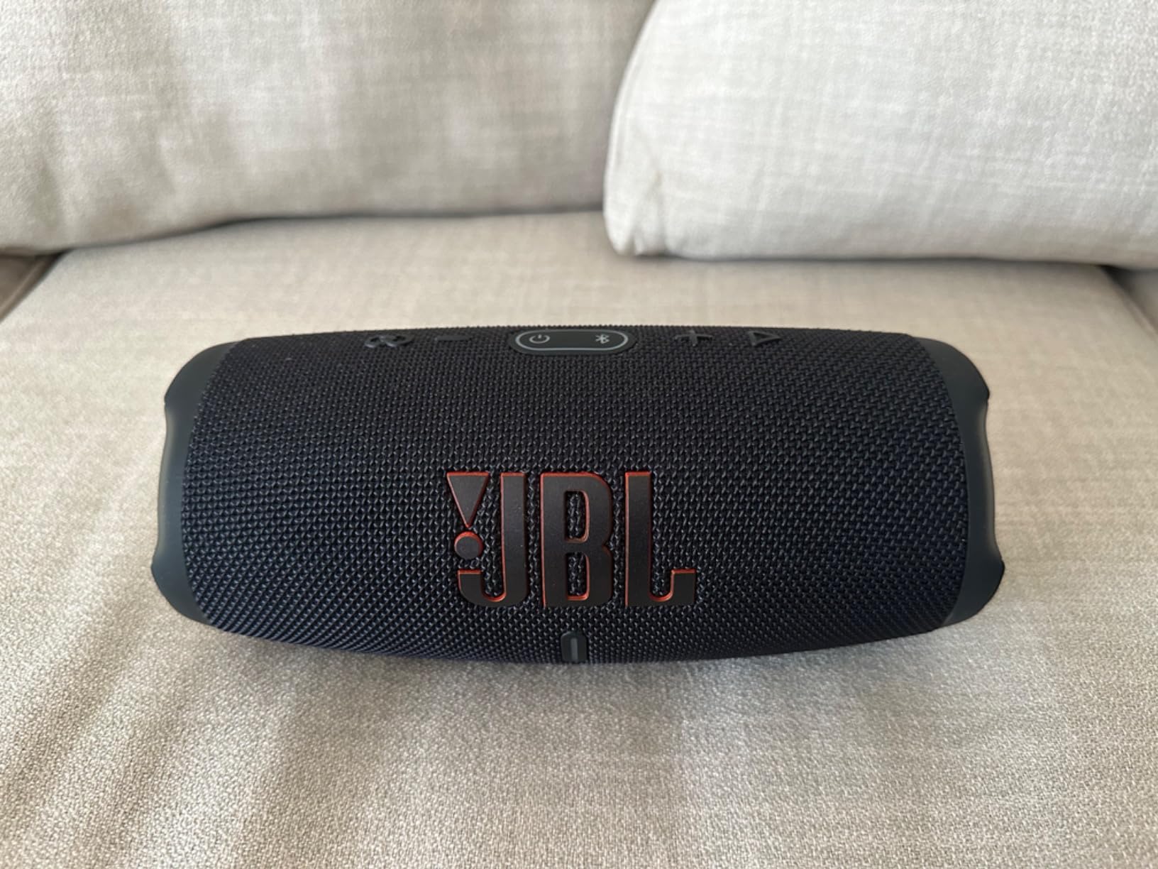 JBL Charge 5 - Portable Waterproof Speaker - Blue | Bold JBL Original Pro Sound, 20 hours of playtime, IP67 waterproof and dustproof, Wireless Bluetooth Streaming customer photo 2