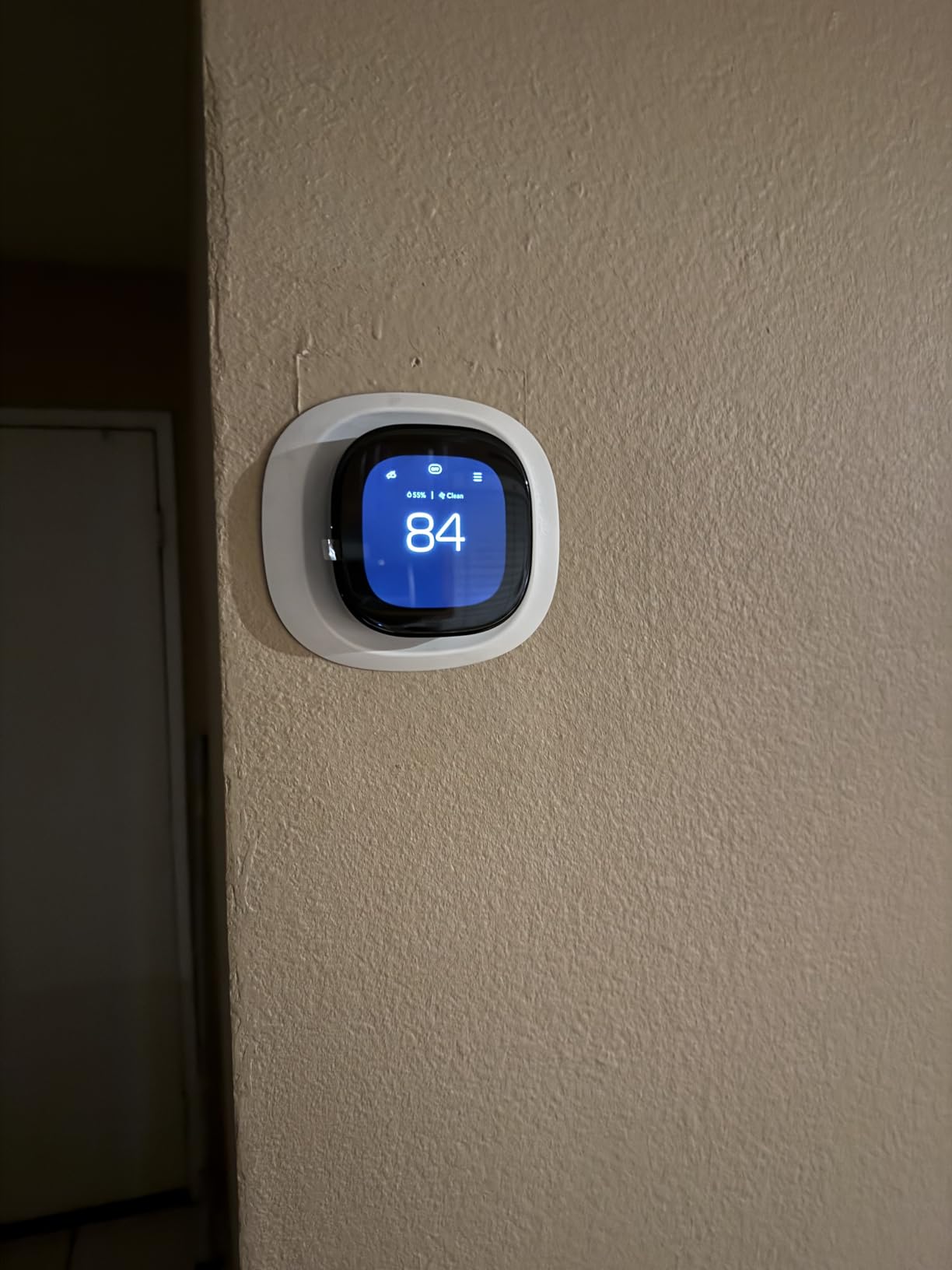 ecobee Smart Thermostat Premium - WiFi, Siri & Alexa Built-In, Smart Sensor | Air Quality Monitor. Works with Alexa, Siri and Google Home. Live view from your ecobee Doorbell. Energy Saving thermostat customer photo 2