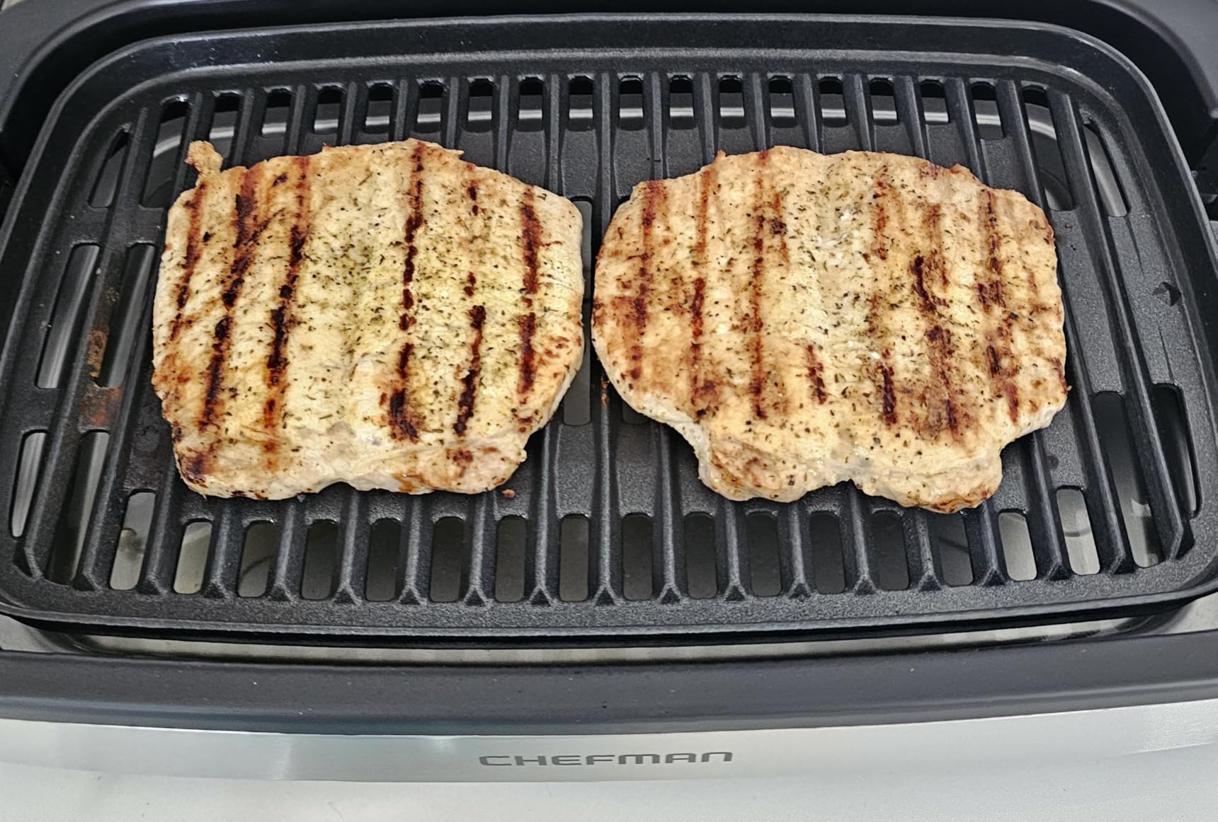 Chefman Smokeless Indoor Electric Grill, Extra Large Grilling Surface, Nonstick Table Top Grill for Indoor Grilling and BBQ with Adjustable Temperature Control, Drip Tray, Dishwasher-Safe Parts customer photo 2
