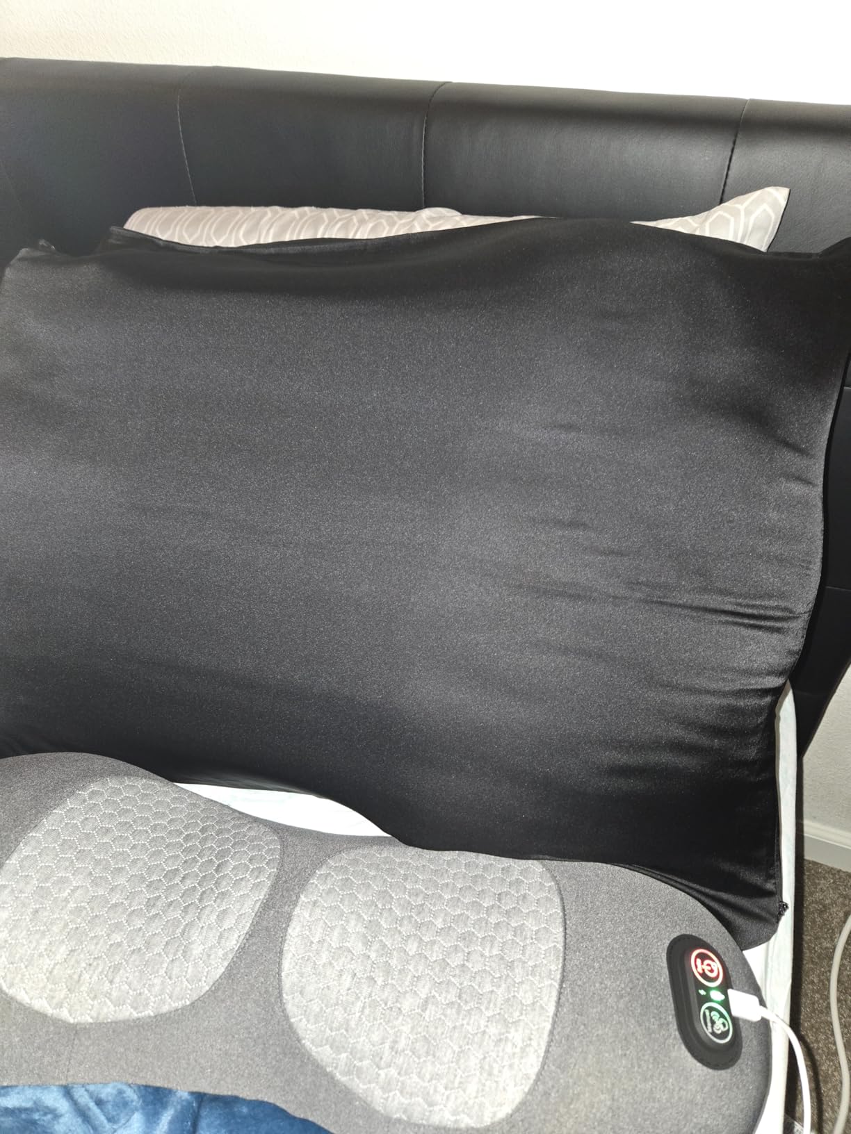 Gabire Mulberry Silk Pillow Cases Set of 2, Both Sides Real Silk, Prevent Acne, Black Standard 20x26 inches customer photo 1