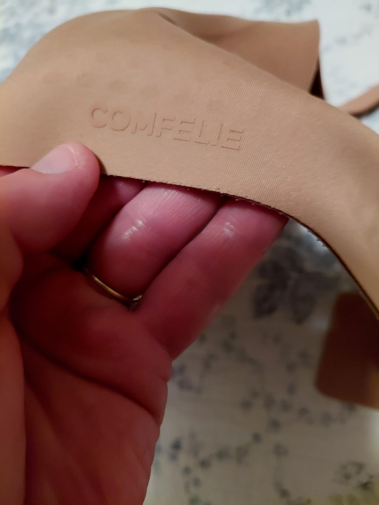 COMFELIE Women No Underwire Bra Comfy Seamless Bras Full Coverage Mesh Bralette with Adjustable Contrast Color Strap S-4XL customer photo 1