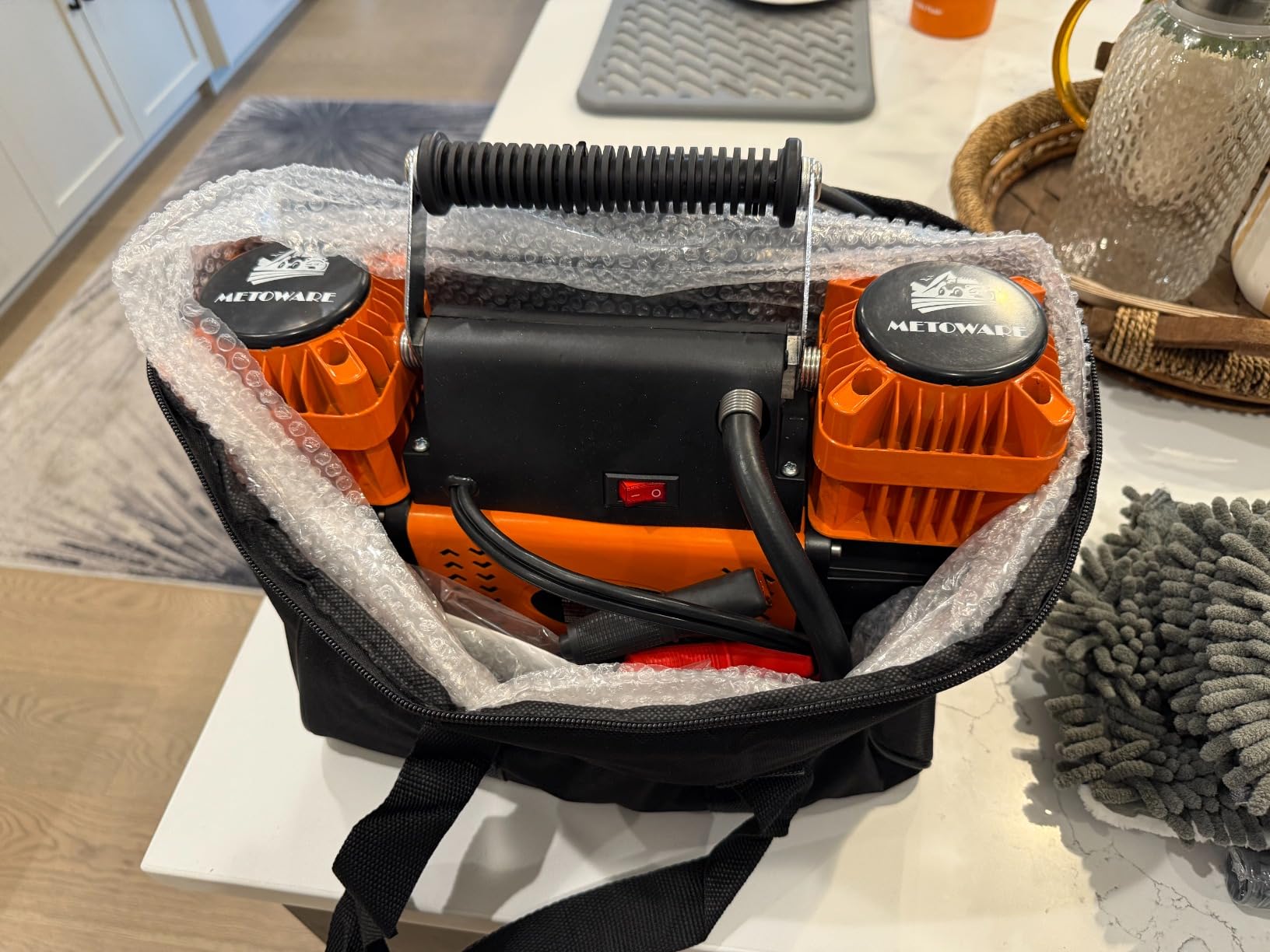 METOWARE Offroad Air Compressor, 12 V Portable Air Pump with 10.6 CFM, Dual Cylinder Tire Inflator for Car Heavy Duty, Max 150PSI for 4 x 4 SUV Vehicle RV ATV Truck customer photo 2